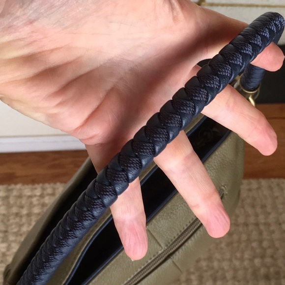 EUC The Sak Leather Bag w/woven Handle - Picture 3 of 4